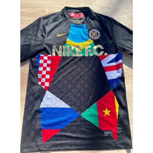 Nike FC T Shirt Flags Swoosh 1994 Crew Neck Nations Cup Rare Mens Black Small - Picture 2 of 5